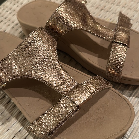 VIONIC SANDALS - Picture 6 of 6